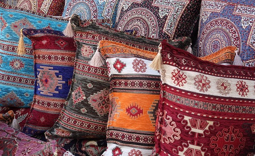 Traditional Pillow Ideas