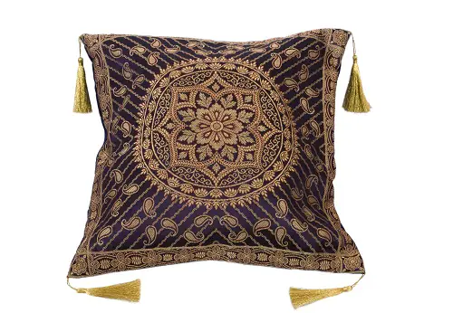 Traditional Pillow Ideas