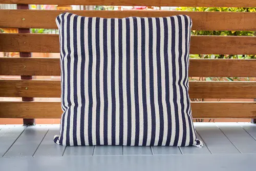 Transitional striped Pillows