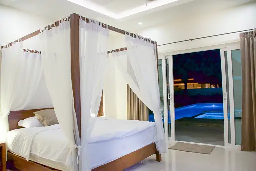 Four Poster Modern Canopy Beds 