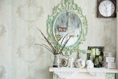 Mirror with charm