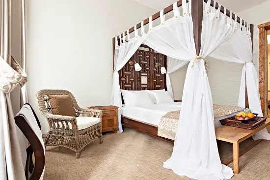 Luxurious Canopy Bed