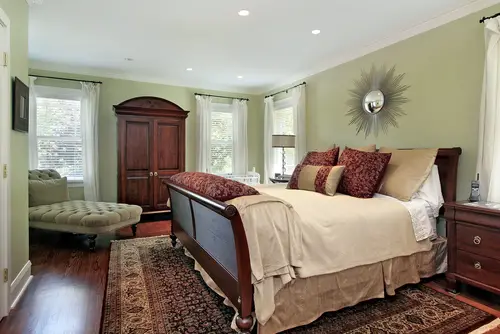 A Classic Transitional Bedroom Rug