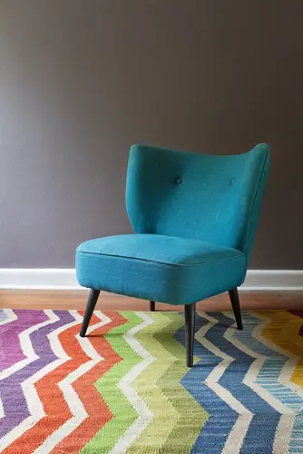 Mid-Century Bedroom Rug with Colorful Chevron Pattern