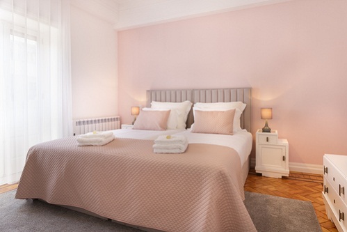 Bright & Beautiful Modern Bedrooms in Blush Pink 