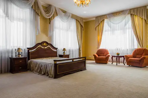 Traditional Bedrooms in Caramel With Classic Setting 